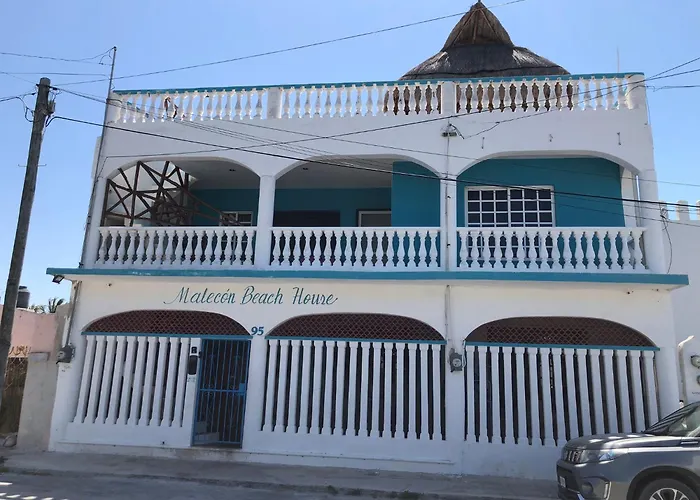 Malecon Beach House In Progreso 1 Block From Beach